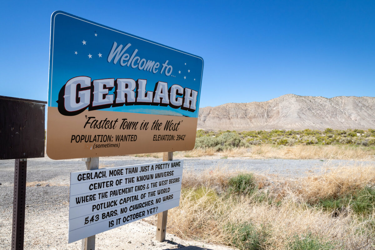 The road leading into Gerlach on Tuesday, July 25, 2023. (Tim Lenard/The Nevada Independent)